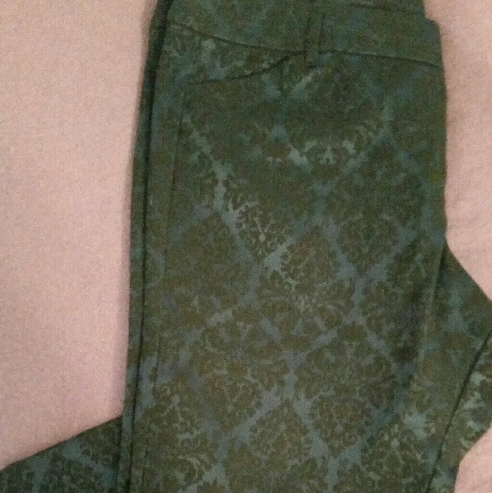 Old Navy Pixie Pants - image 4